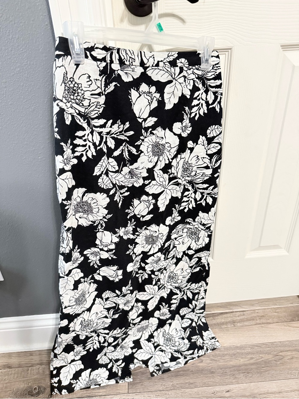Old Navy Black and White Floral Maxi Skirt